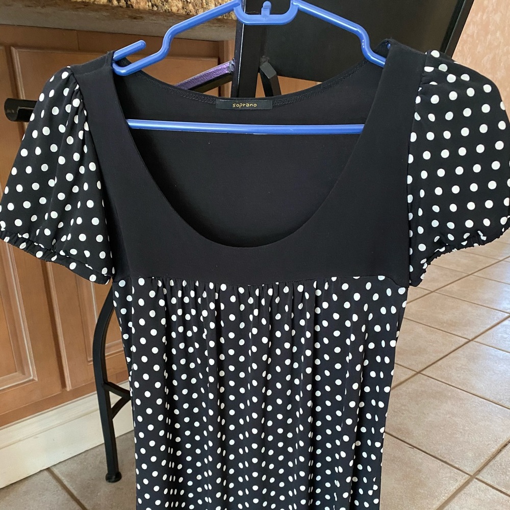 Black and white top